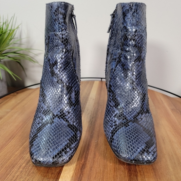 Barneys New York Square-Toe Blue Snakeskin Ankle Booties Gogo Boots Size 38.5 - Picture 5 of 15